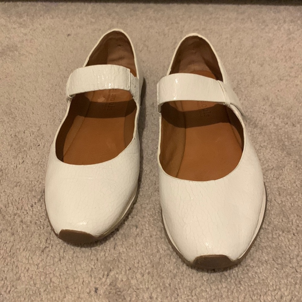 Gentle Souls White Luca Mary Janes Size 9 EUC